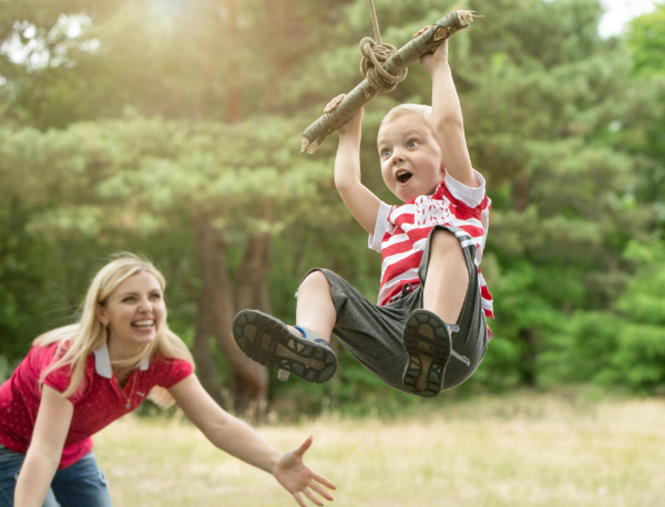 Aktive Bewegung und Beschäftigung im Freien tut Kindern gut